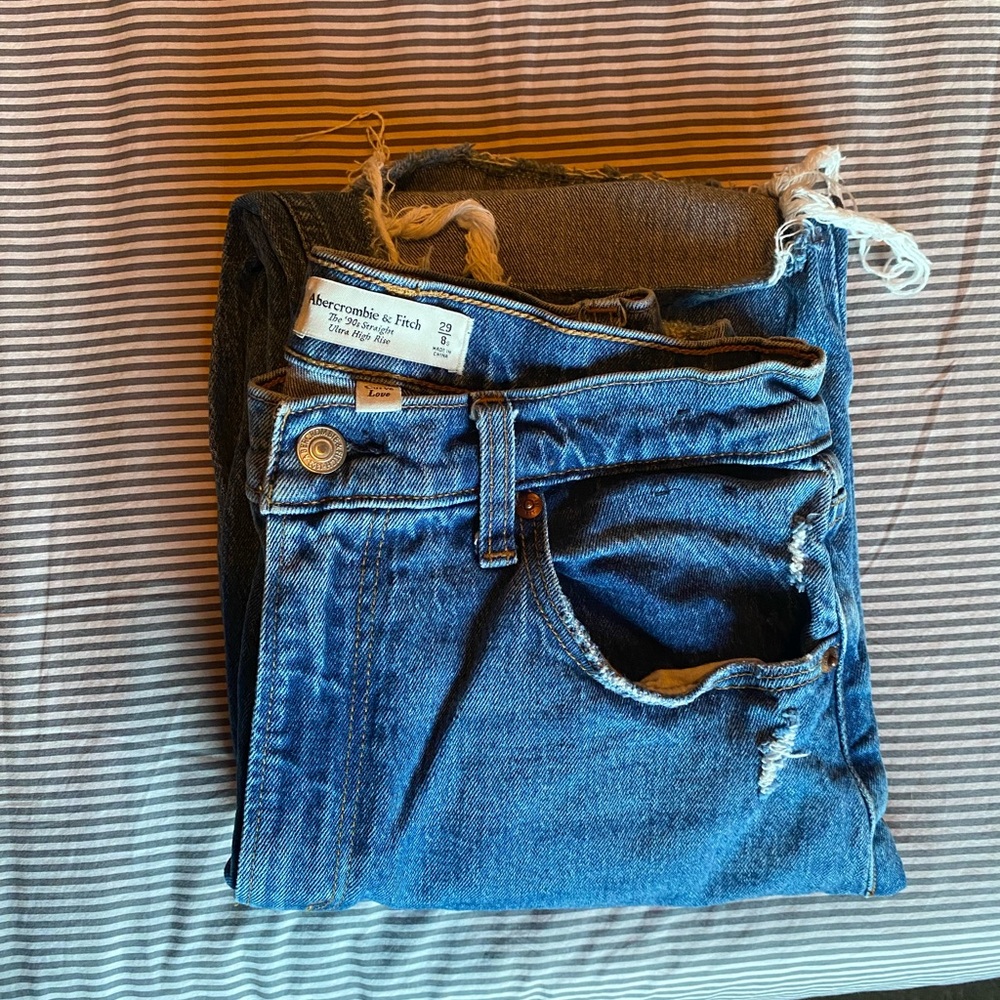 Abercrombie Curve Love The 90s Straight Ultra High-Rise Distressed Medium 29R